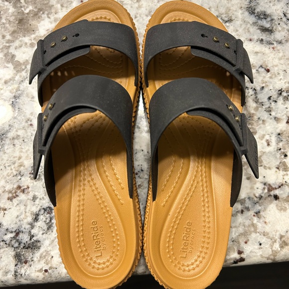 Crocs Woven Buckle - Picture 3 of 4